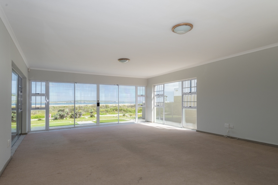 4 Bedroom Property for Sale in Middedorp Western Cape